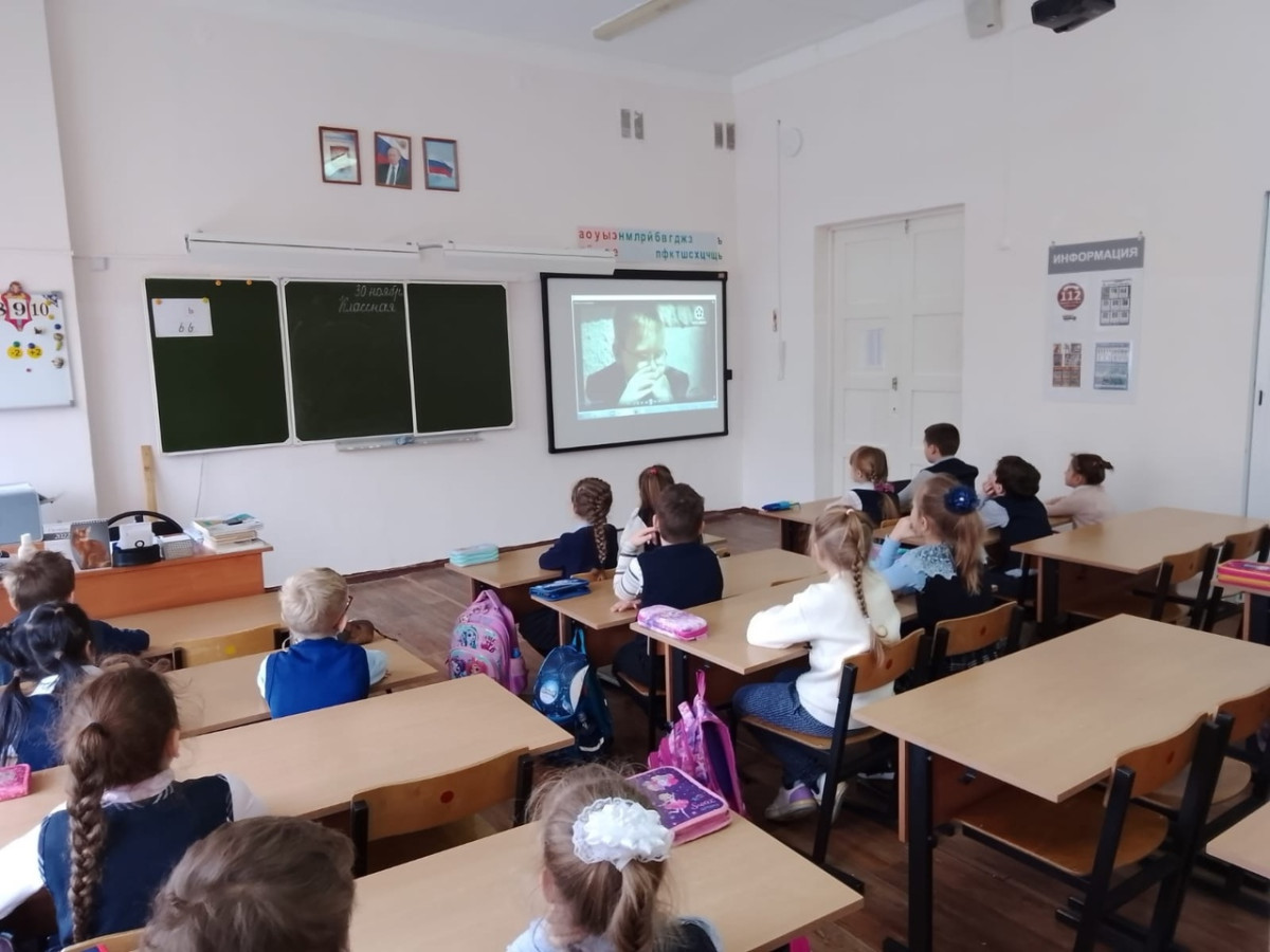 Постер к социальной практике: МБОУ ЦО № 9/"Не трус и не предатель", Смирнова Л.В.