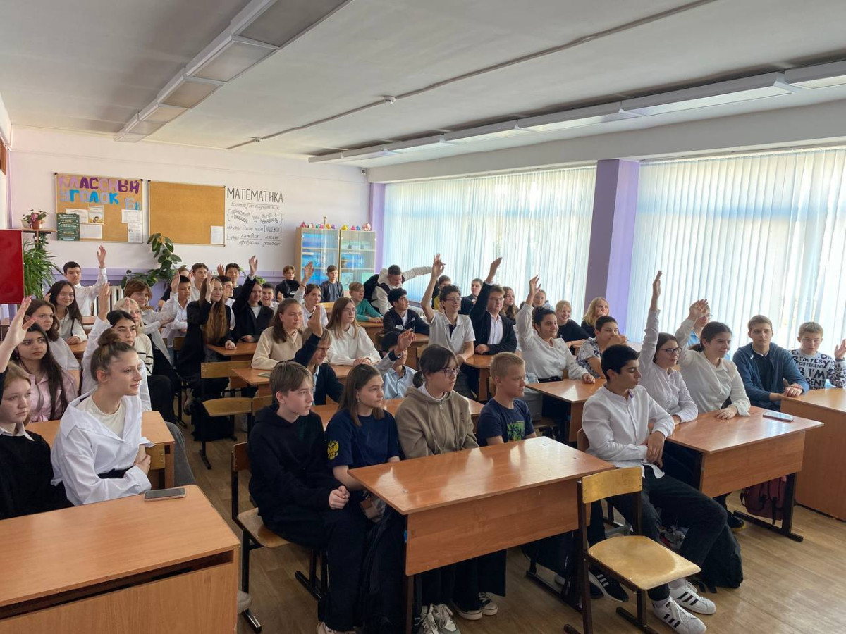 Постер к социальной практике: Самый большой грех по отношению к ближнему – не ненависть, а равнодушие; вот истинно вершина бесчеловечности.