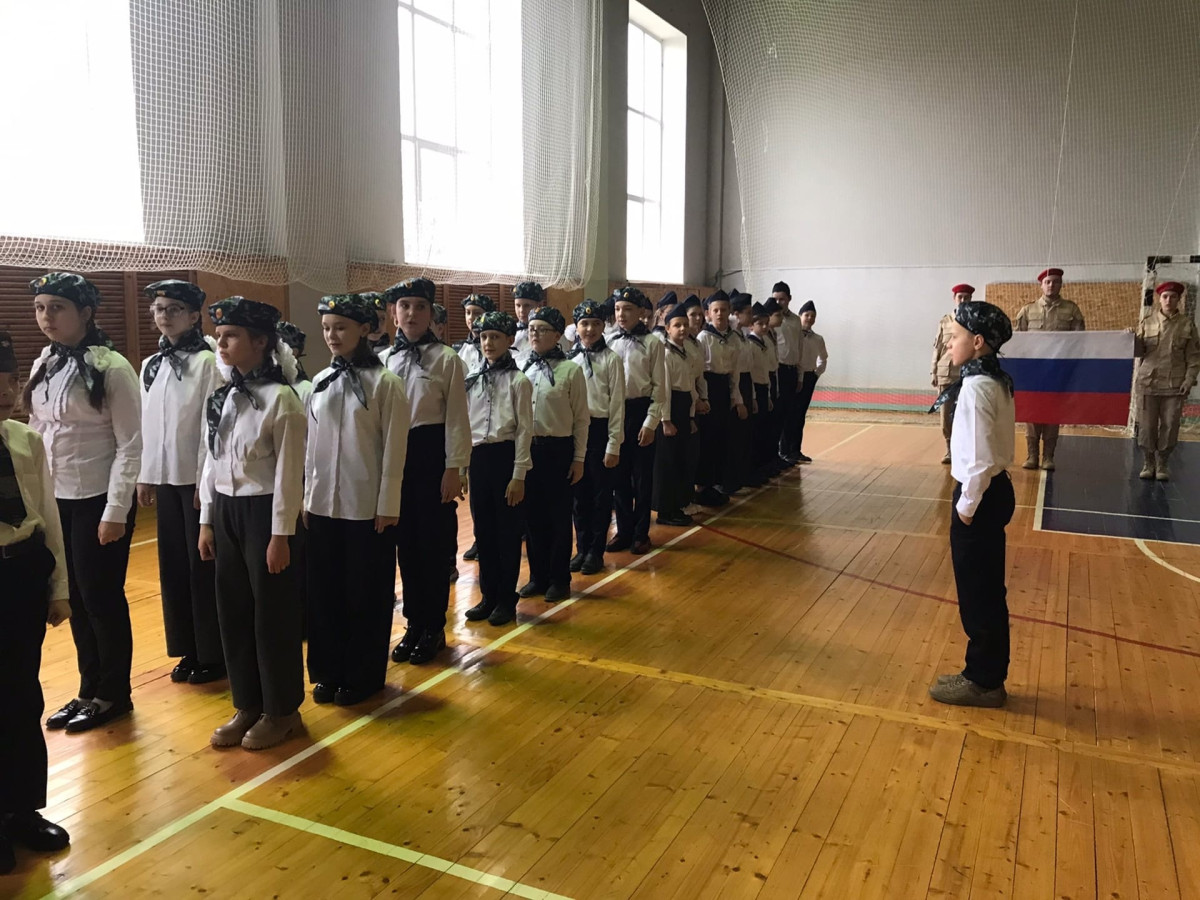 Постер к социальной практике: Смотр строя и песни