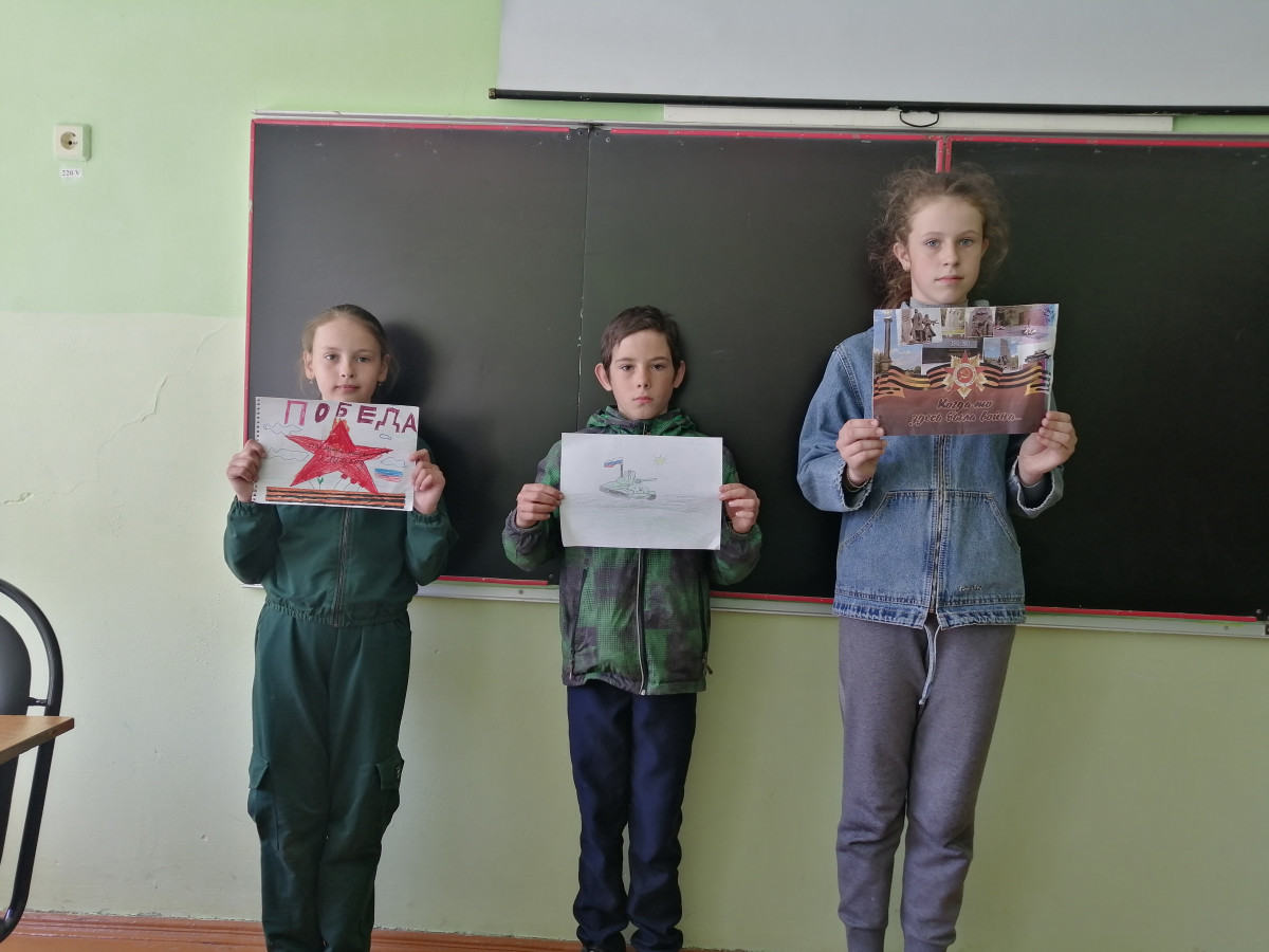 Постер к социальной практике: МБОУ Роговская школа просмотр фильма "Лошадка для героя"