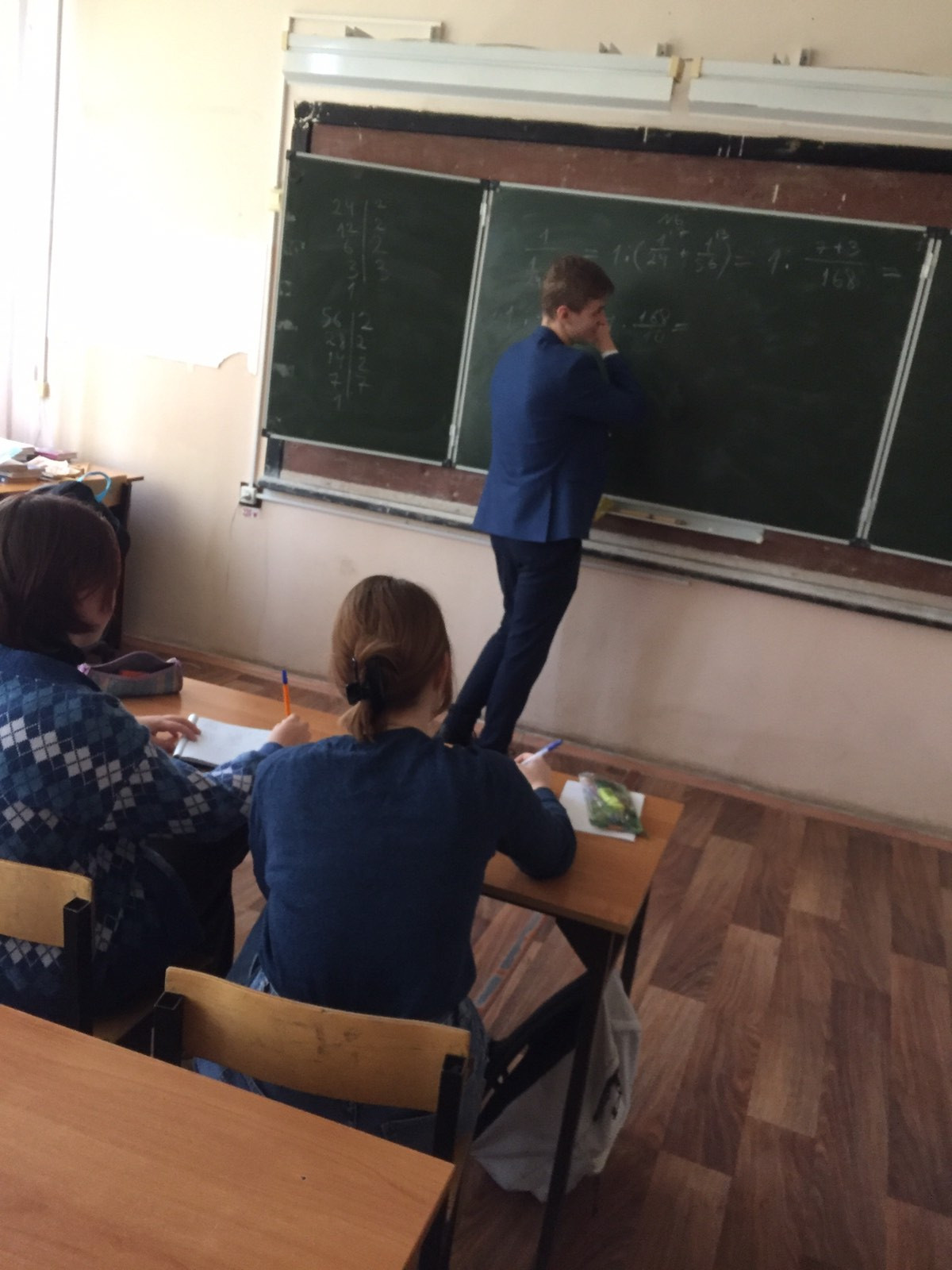 Постер к социальной практике: Школьные ботаны