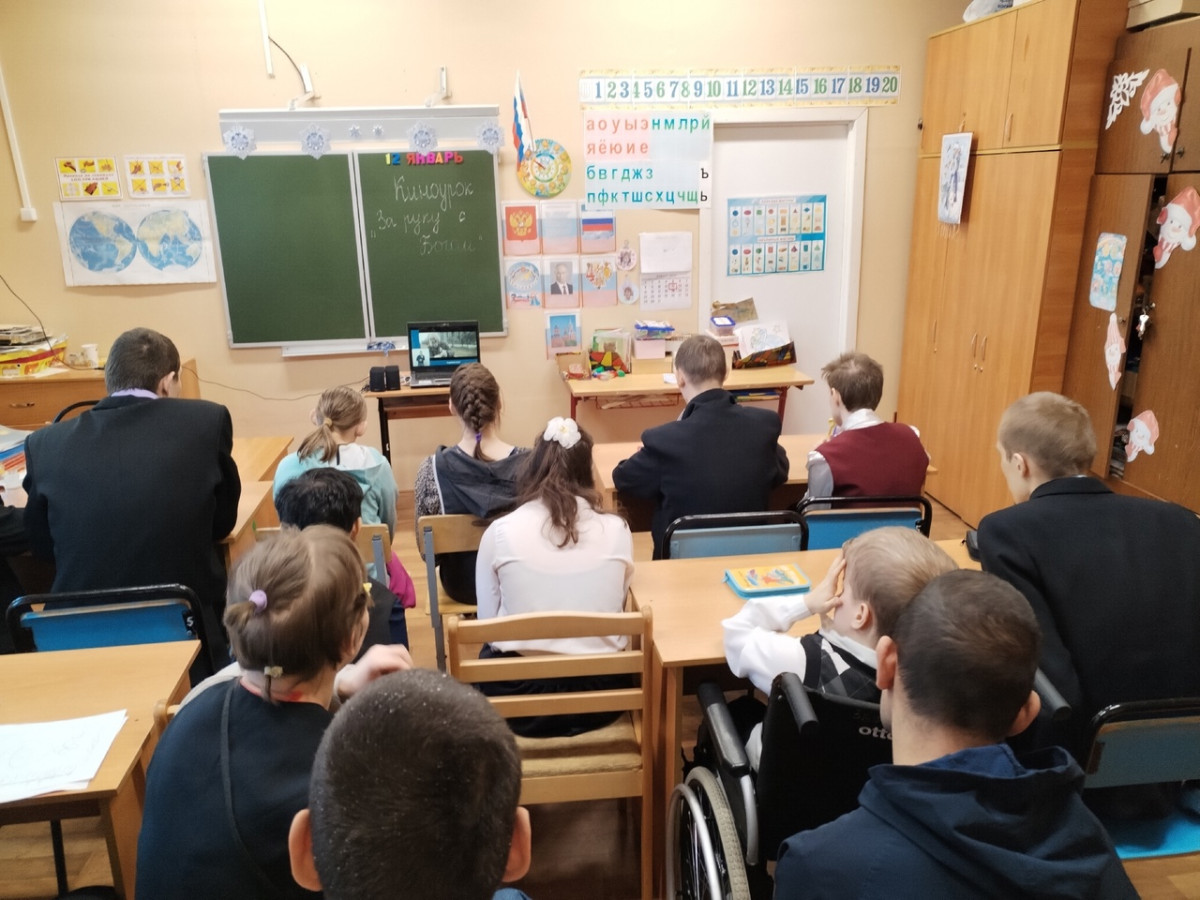 Постер к социальной практике: «Без сострадания и милосердия невозможно жить в мире». (Зигфрид Ленц).