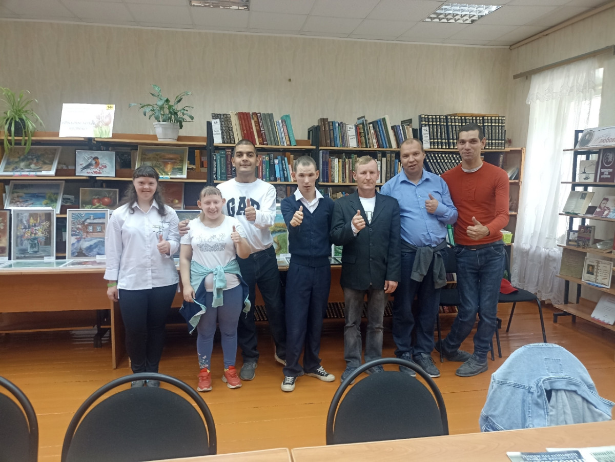 Постер к социальной практике: Книги тренируют наш ум и воображение