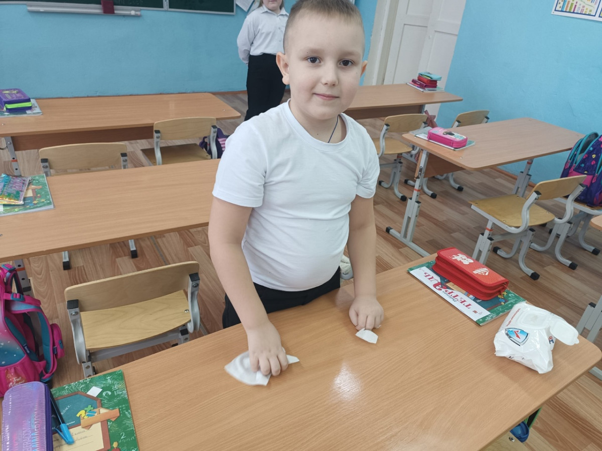 Постер к социальной практике: уборка в классе