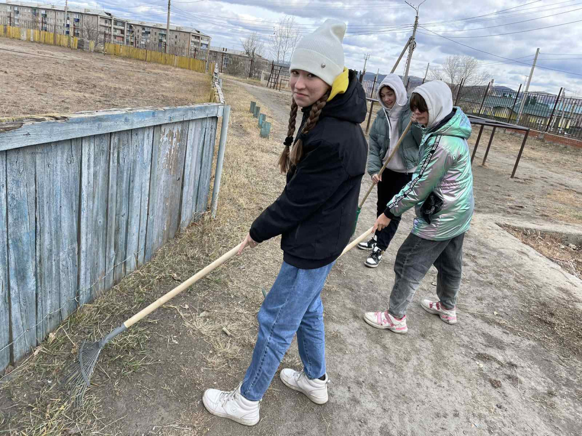 Постер к социальной практике: Когда труд — удовольствие, жизнь — хороша!
