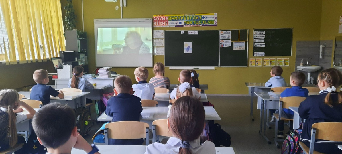 Постер к социальной практике: "Новый год у ворот"