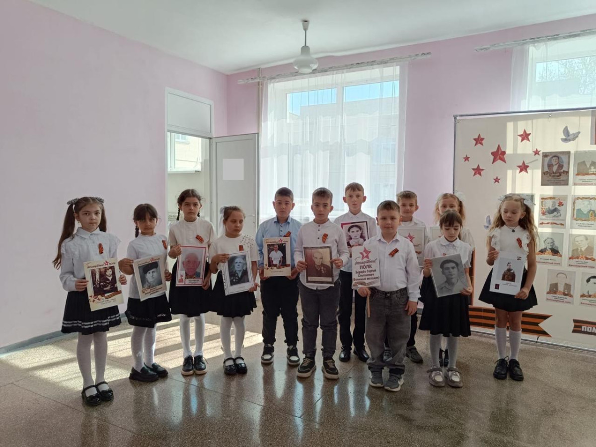 Постер к социальной практике: "Помним... Гордимся! Наследуем!"