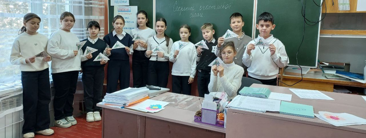Постер к социальной практике: Счастье всегда на стороне отважного.
