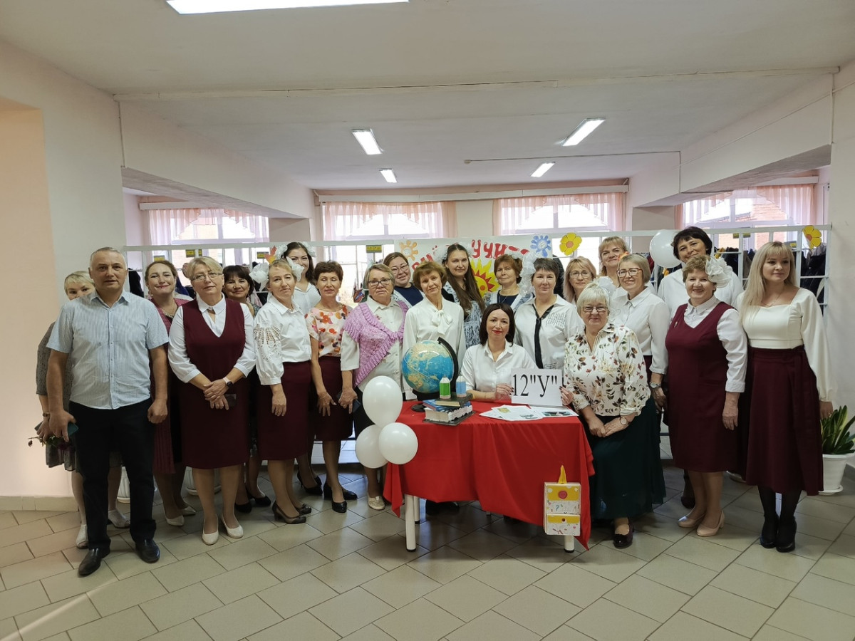 Постер к социальной практике: Учитель-необыкновенная профессия!