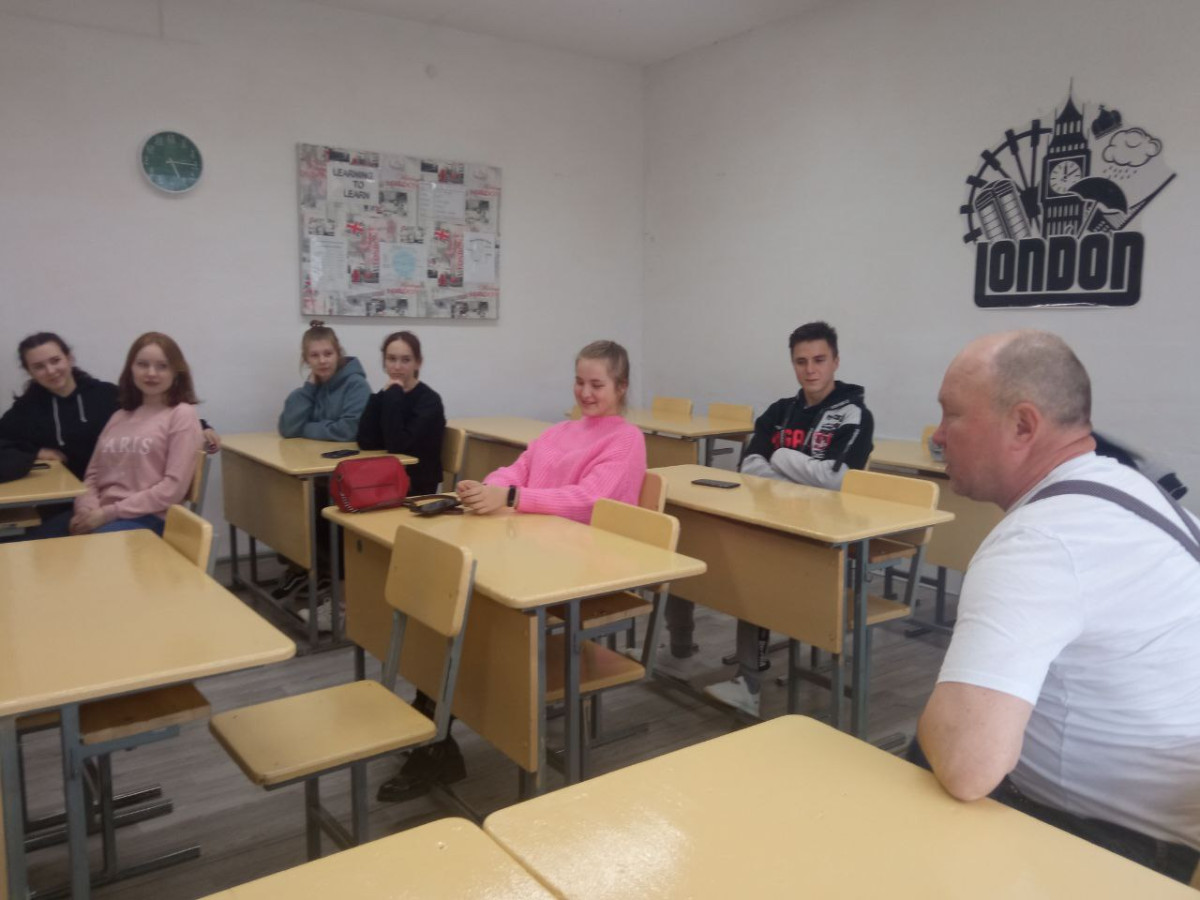 Постер к социальной практике: Все помогают всем