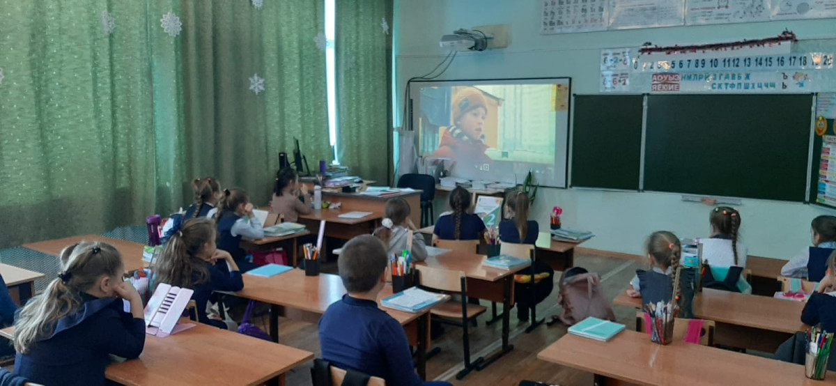 Постер к социальной практике: Разговор о чувстве благодарности к учителям и старшим.