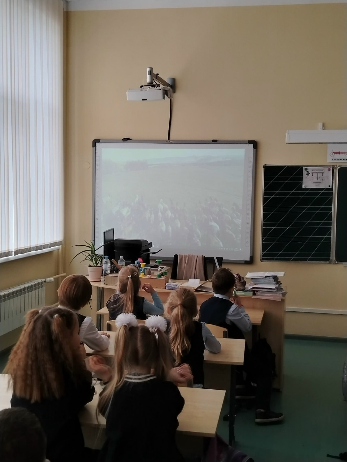 Постер к социальной практике: Для доброго друга не жаль ни хлеба, ни досуга.