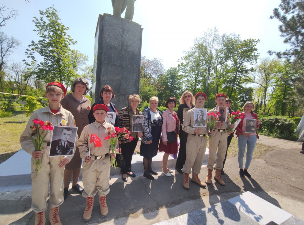 Постер к социальной практике: Отчёт " Чтим память героев"