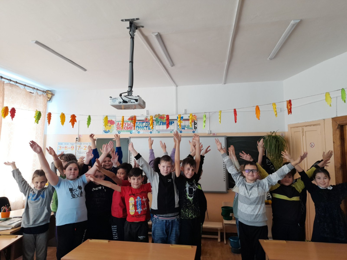 Постер к социальной практике: Уважение к людям. Радость познания. Радость помощи. Радость дарения.