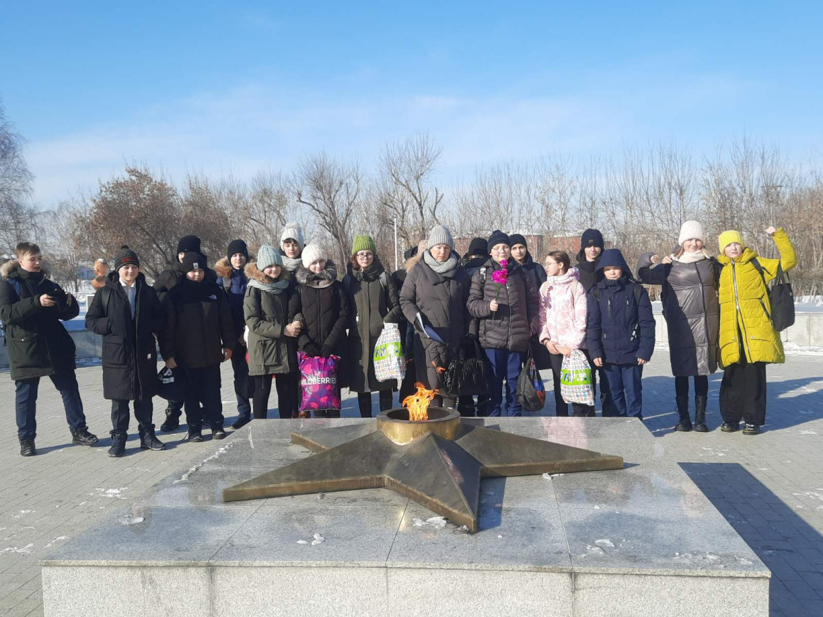 Постер к социальной практике: Войной изломанное детство