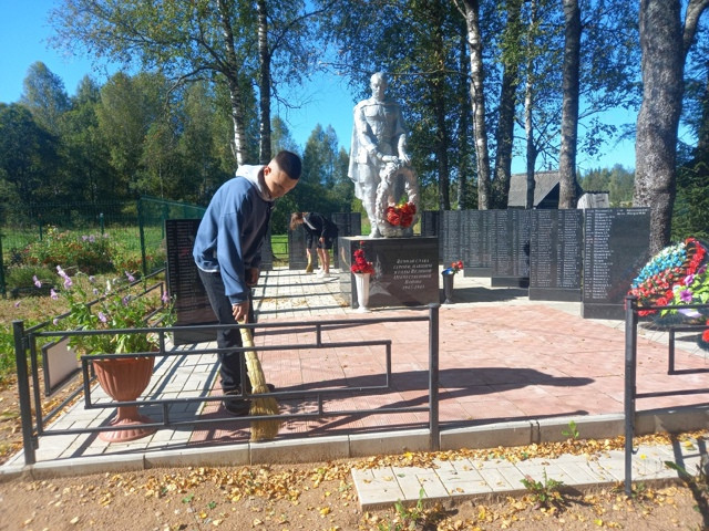Постер к социальной практике: Наша главная обязанность - быть человеком
