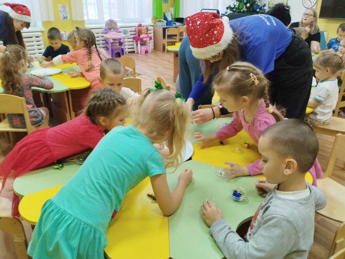 Постер к социальной практике: Мастер-класс "Новогодняя игрушка" в детском саду