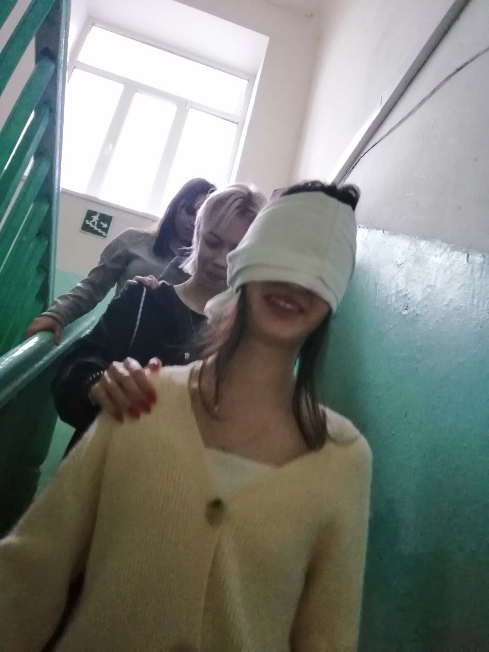 Постер к социальной практике: В жизни главное - доверие.