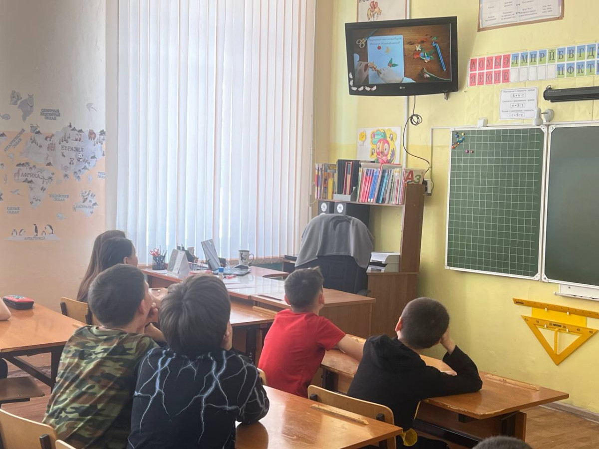 Постер к социальной практике: Мы дарим улыбку