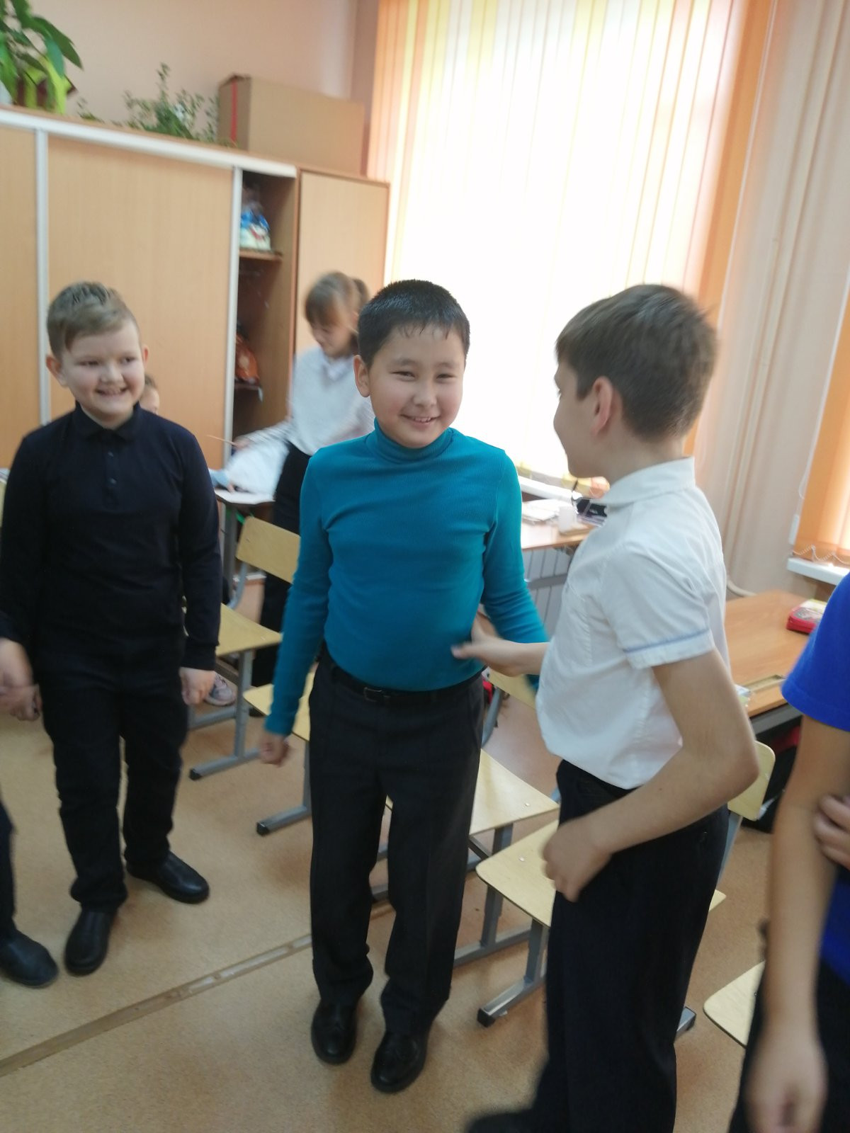 Постер к социальной практике: Учимся дружить
