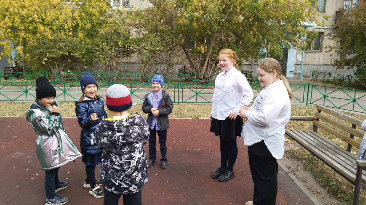Постер к социальной практике: Протяни руку помощи!