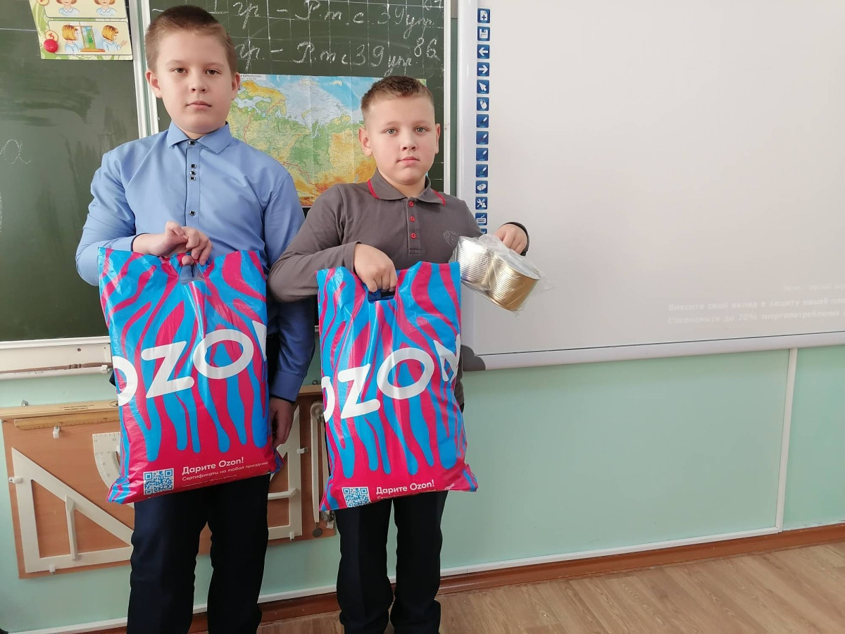 Постер к социальной практике: Благодарность — высокое чувство. Она наполняет сердце, но не разрывает его, она греет душу, но не сжигает.