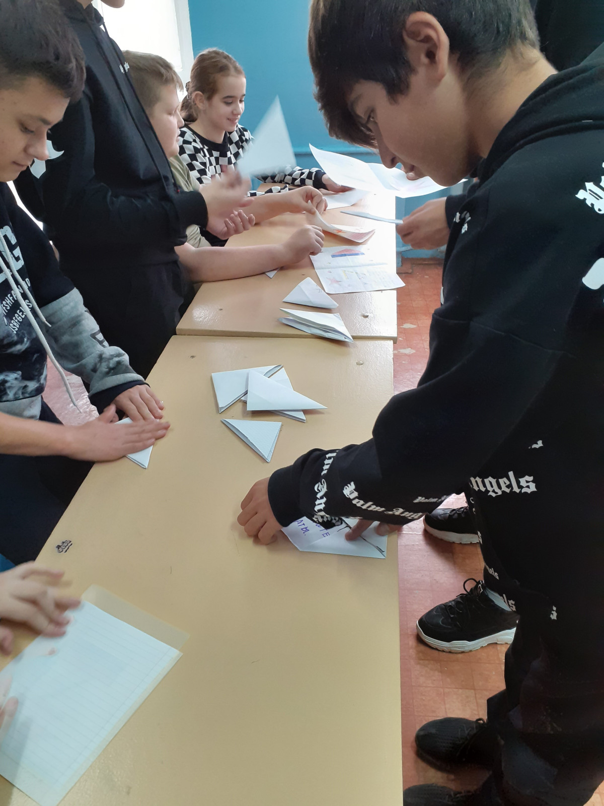 Постер к социальной практике: «Мы будем чтить ваш подвиг вечно»