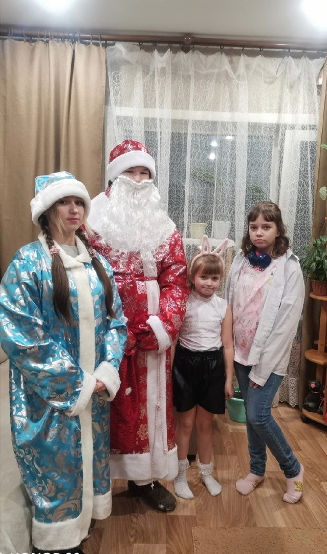 Постер к социальной практике: Новогодние подарки малышам