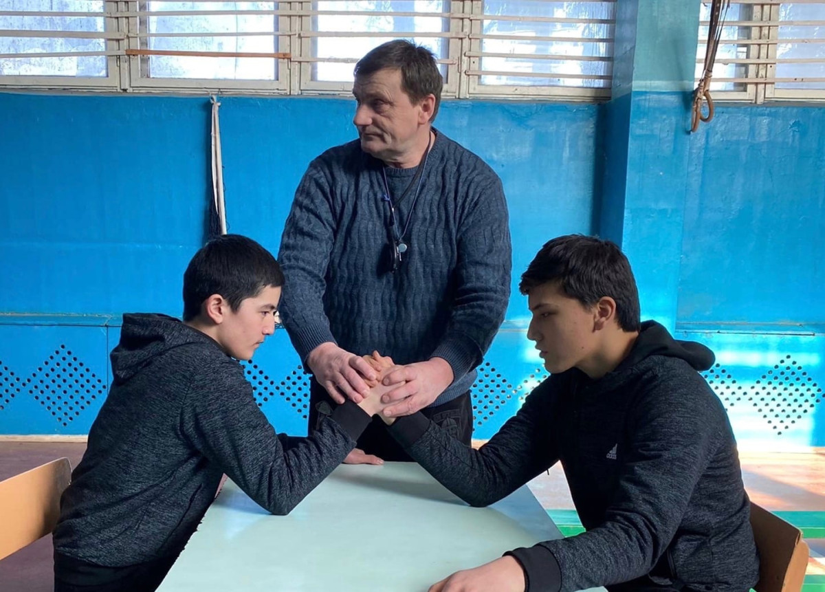 Постер к социальной практике: Сильна страна своим солдатом!