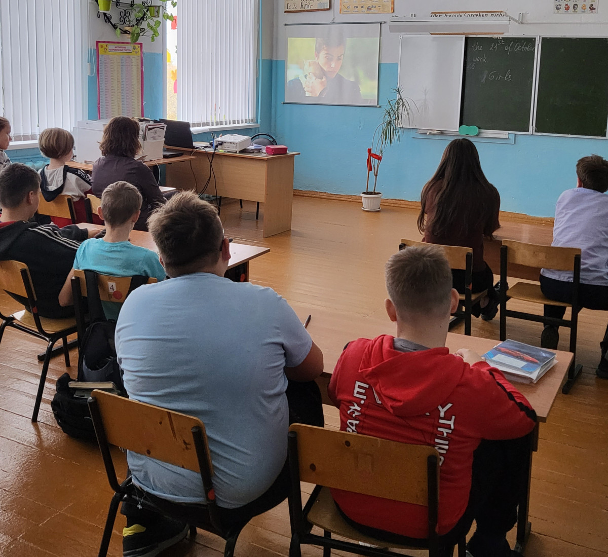 Постер к социальной практике: 21 октября в МКОУ "Комсомольский центр образования" прошёл показ киноурока "Пять дней" в рамках Всероссийского народного проекта "Киноуроки в школах России".