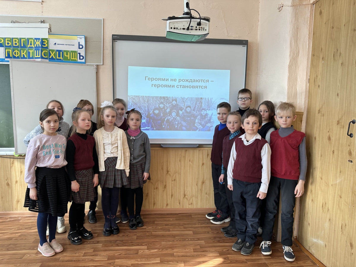 Постер к социальной практике: Героями не рождаются-героями становятся