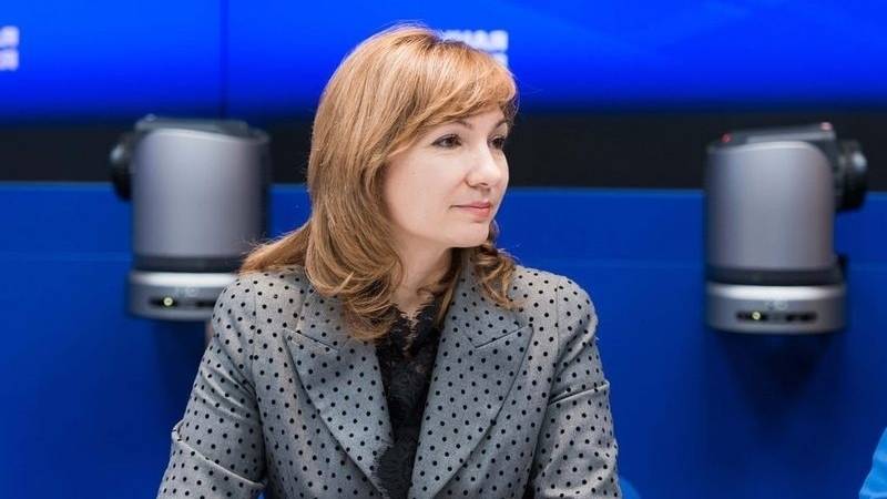 Постер к статье: Депутат Госдумы Лариса Тутова заявила о пользе введения киноуроков в школах