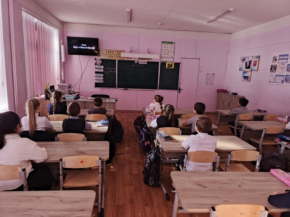 Постер к социальной практике: Маленькие поступки — большие уроки.