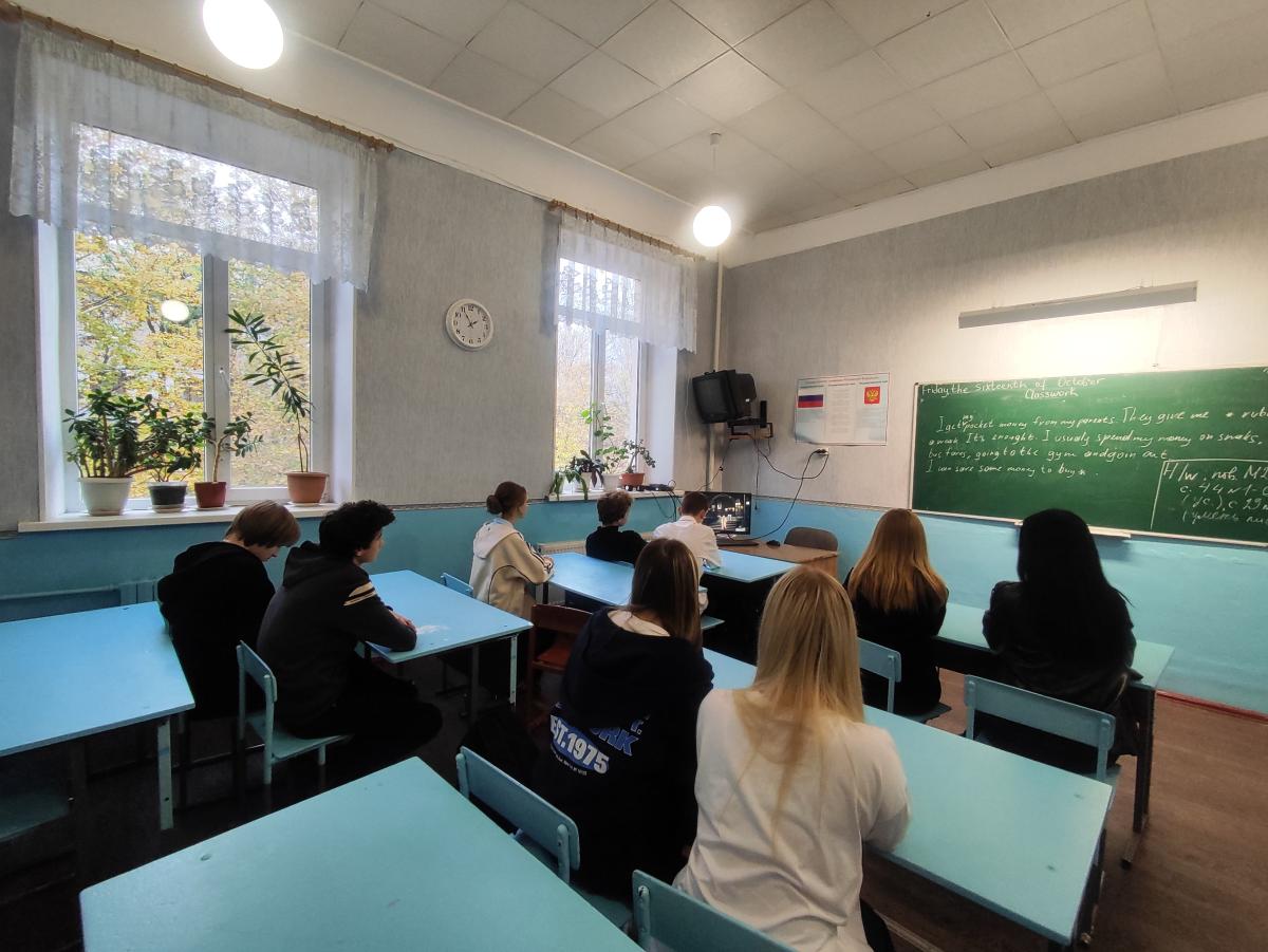Постер к социальной практике: Знакомимся с профессиями