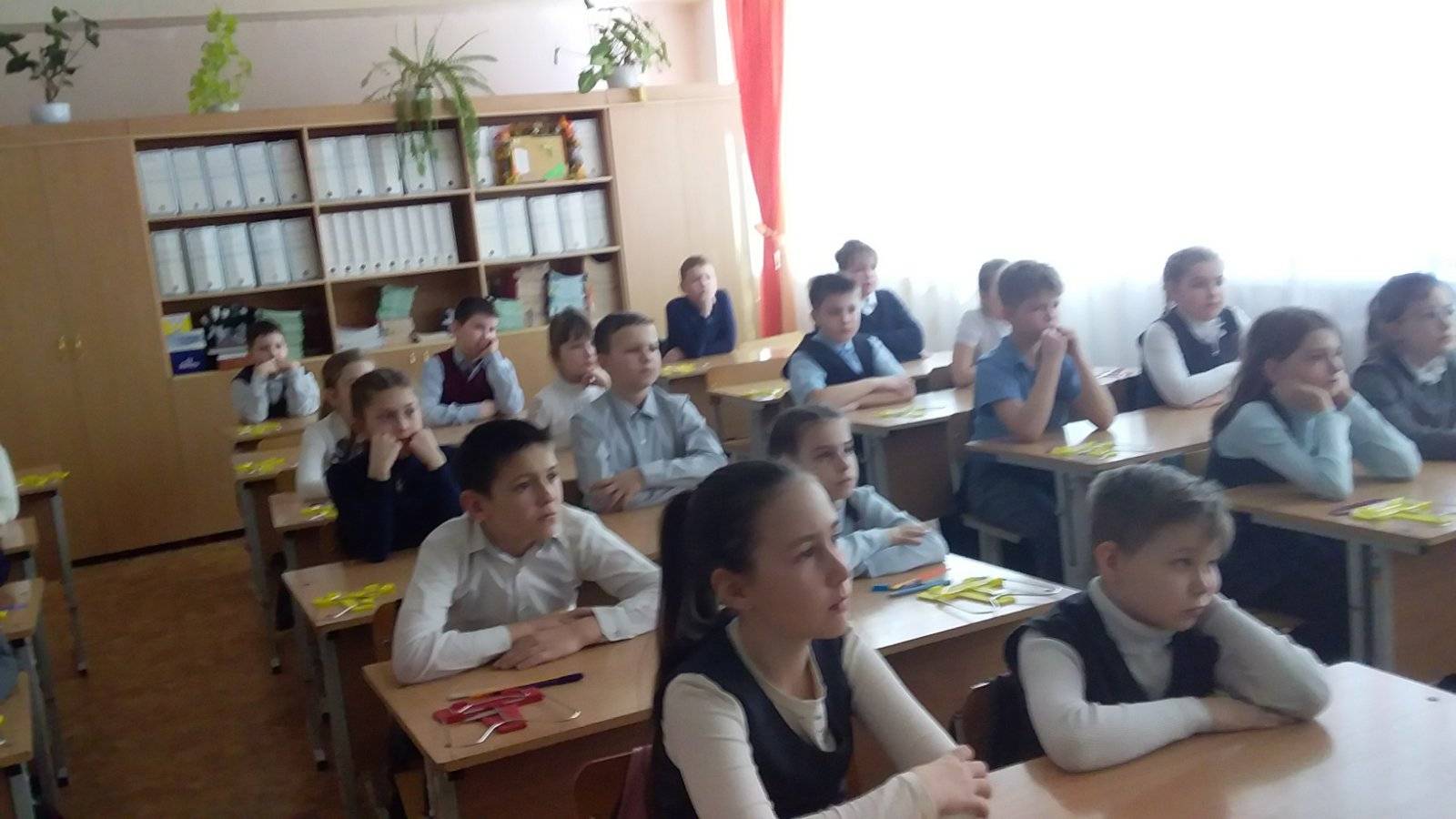 Постер к социальной практике: Когда небо улыбается