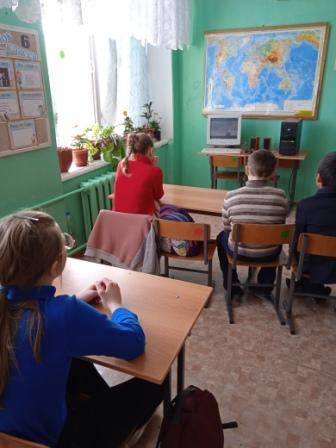 Постер к социальной практике: Просмотр кинофильма