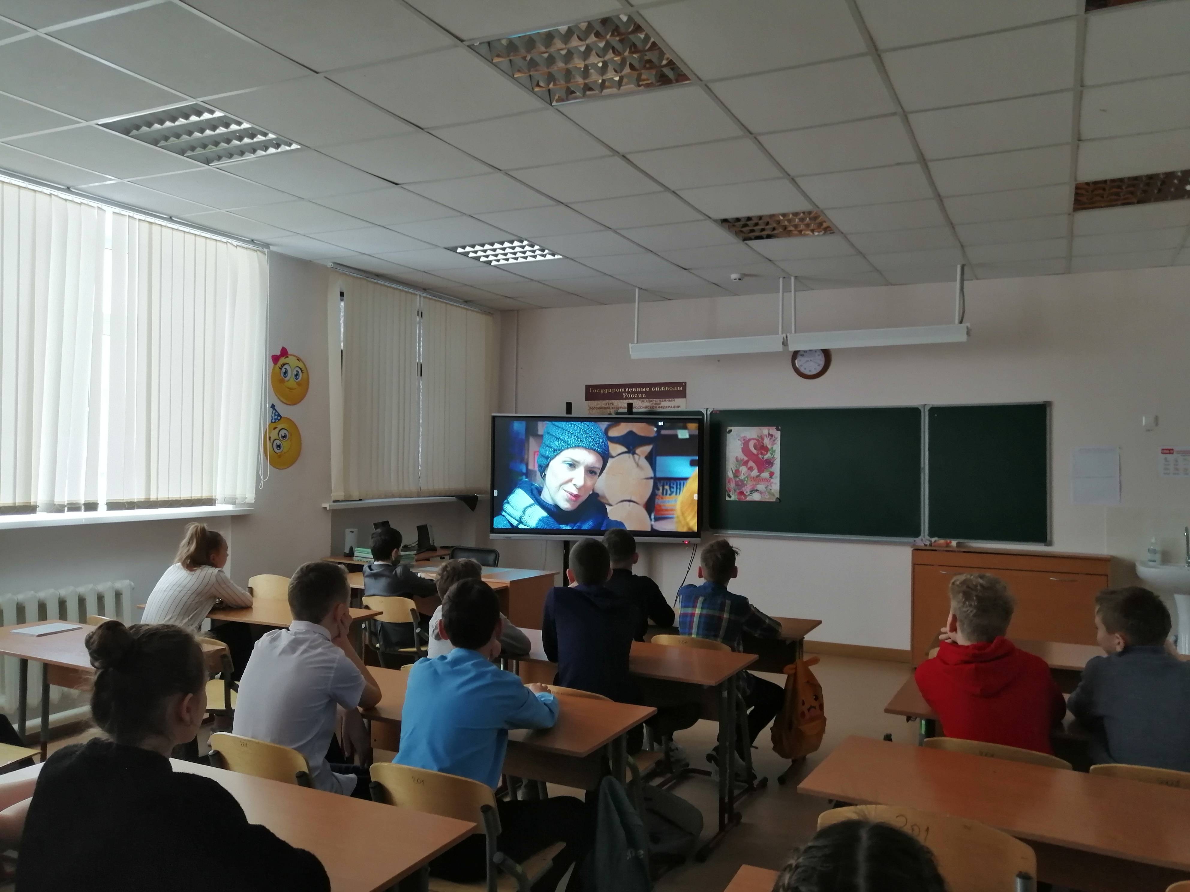 Постер к социальной практике: Просмотр фильма "Великий" и выполнение мини-проекта "Дерево справедливости"