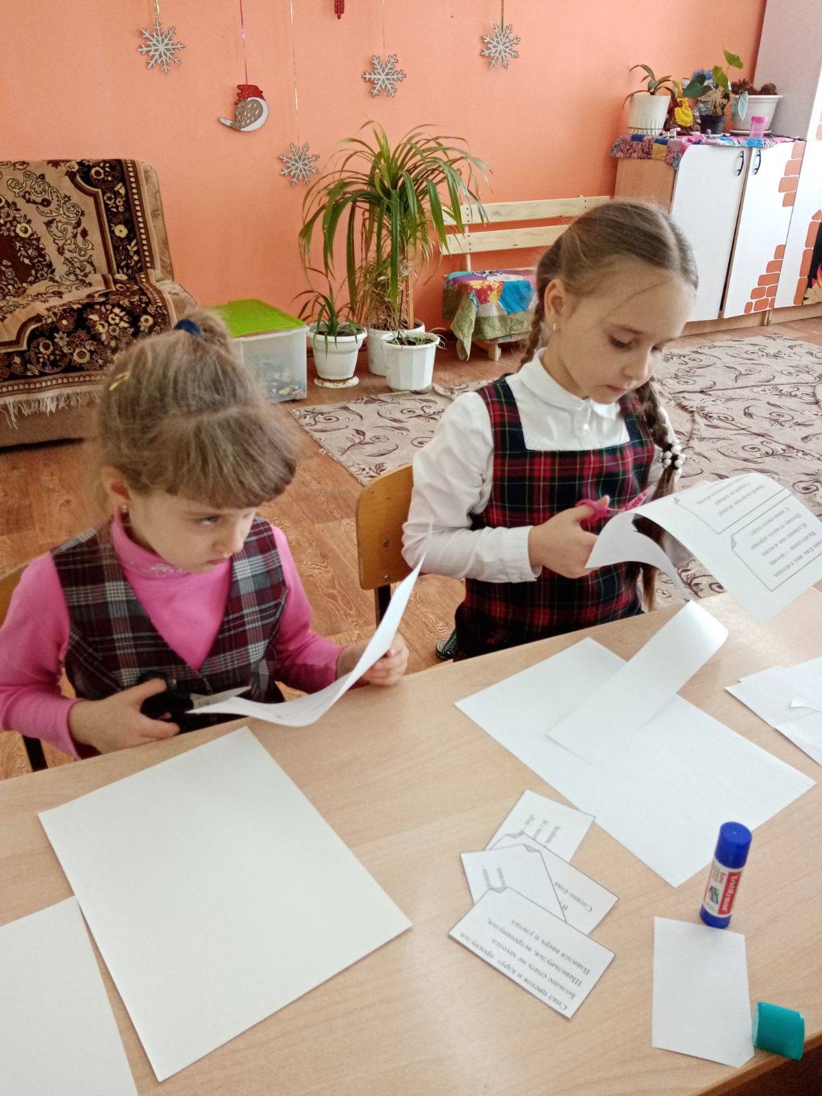 Постер к социальной практике: Исследование "История возникновения загадок"