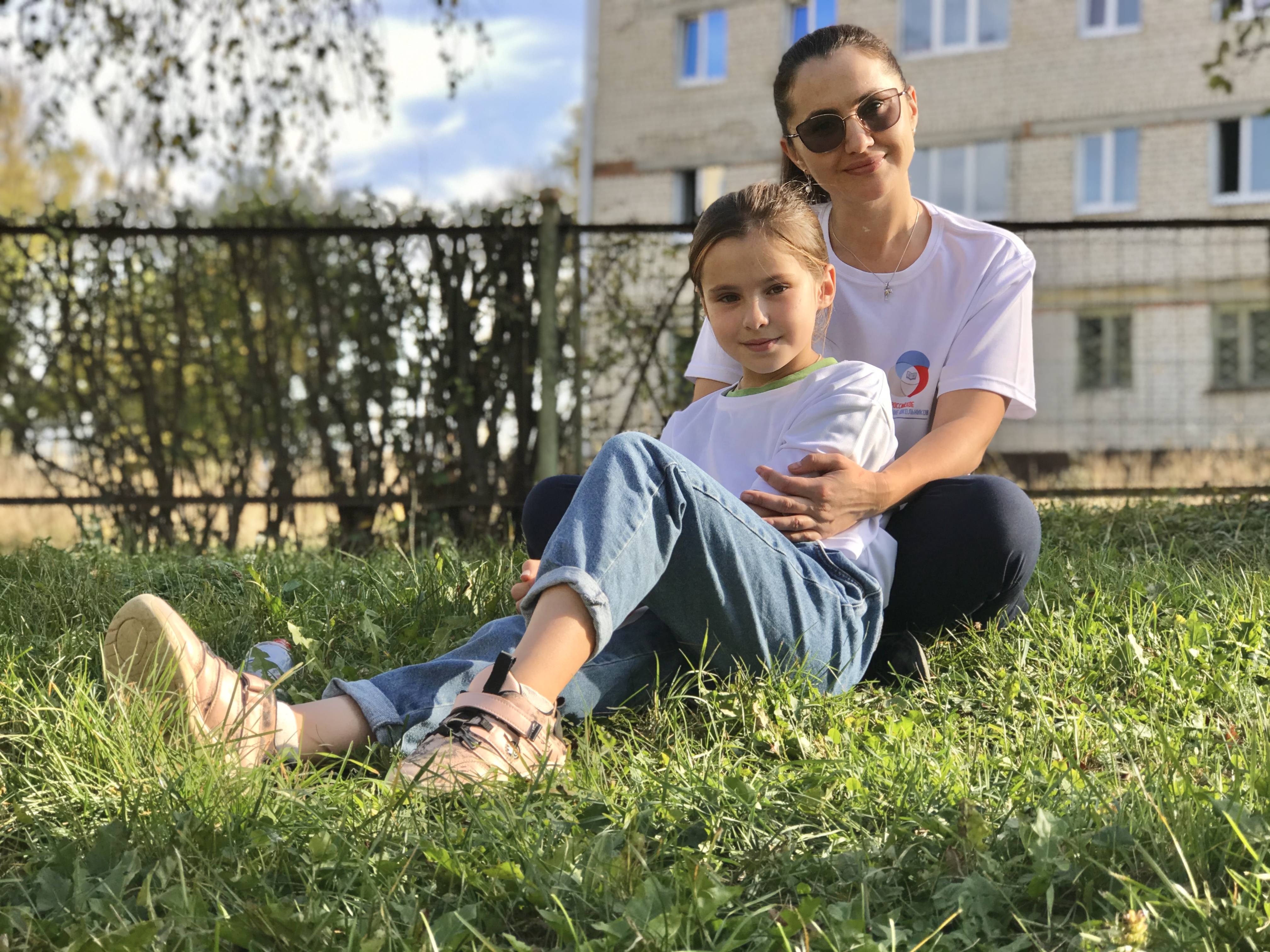Постер к социальной практике: Сдай бумагу-спаси дерево.