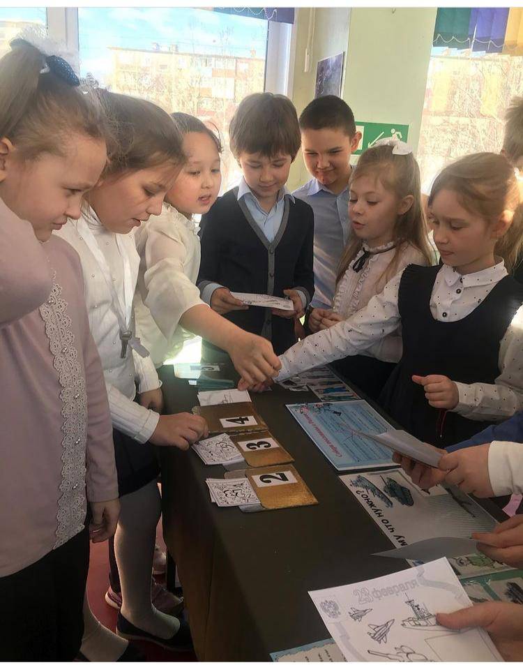 Постер к социальной практике: Жить-Родине служить!