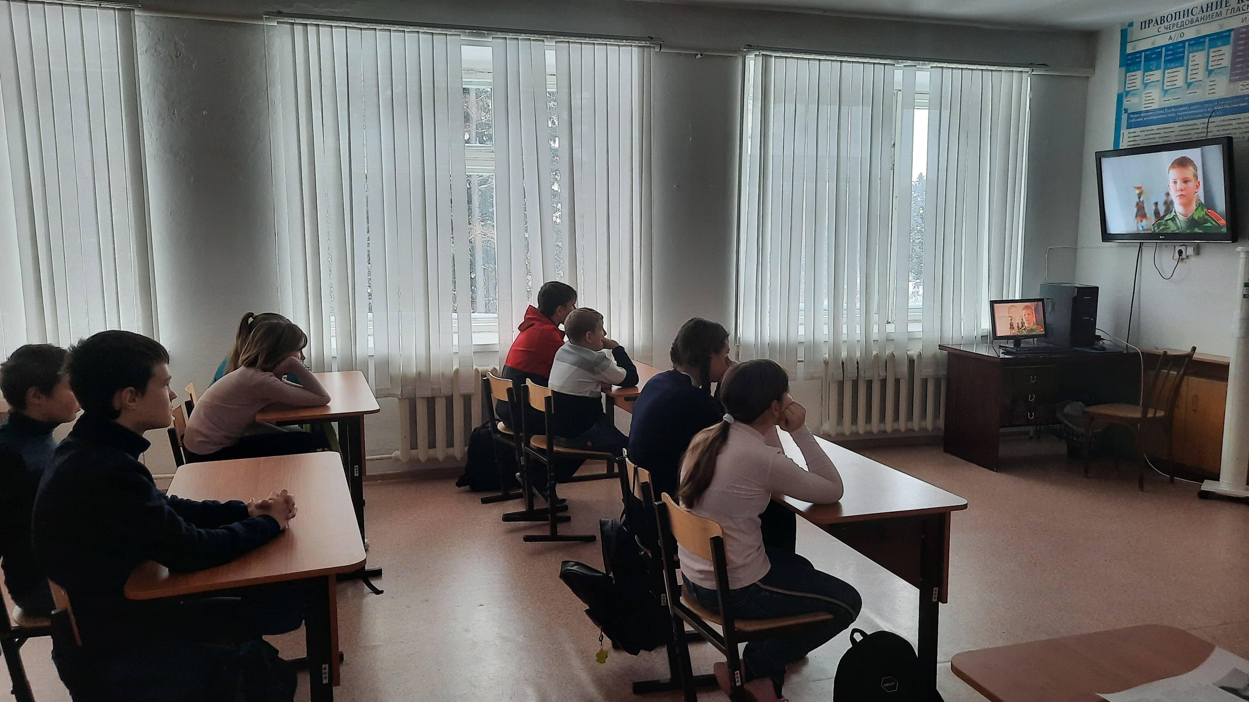 Постер к социальной практике: Создание коллажа