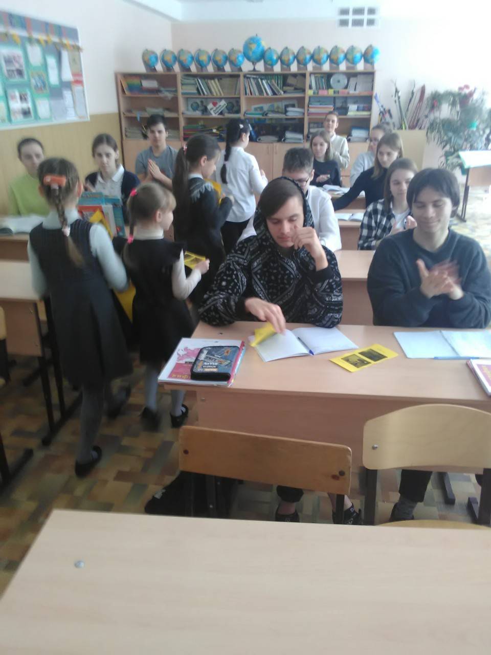 Постер к социальной практике: Понятие благородство. Мы в мире не одни. Люди с ОВЗ-какими качествами нужно обладать при общении с ними