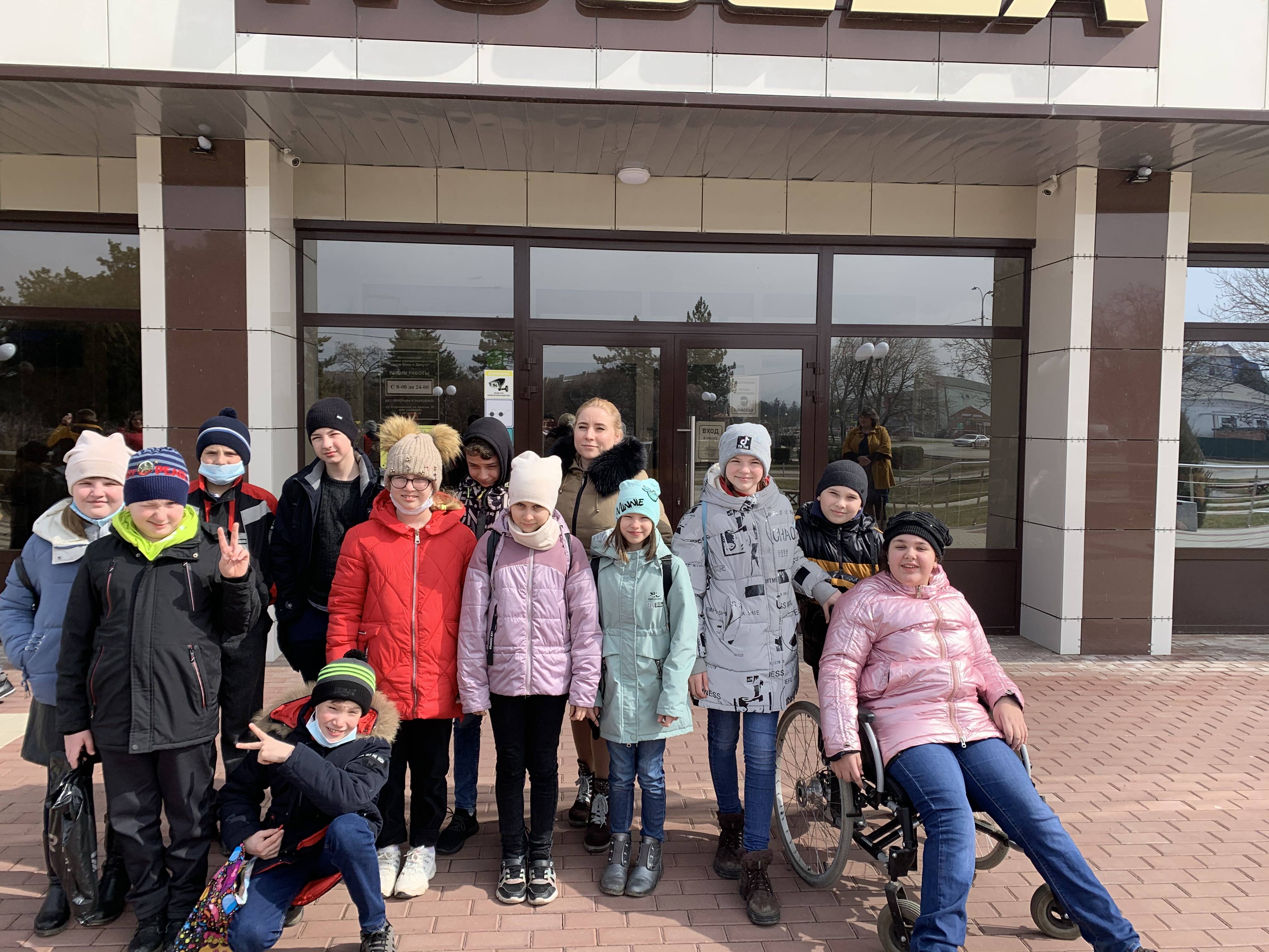 Постер к социальной практике: Благородная душа делает великим самого маленького человека...