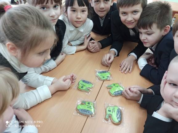 Постер к социальной практике: Пряник Победы