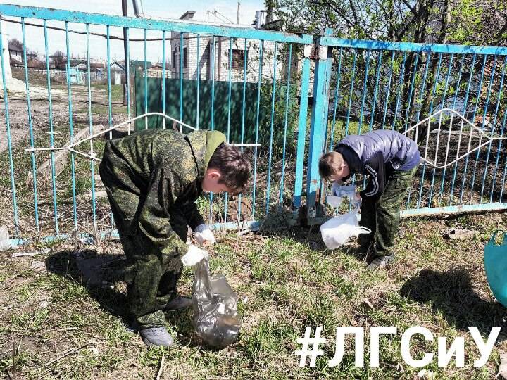 Постер к социальной практике: Субботник вокруг школы, участие в разных экологических проектах