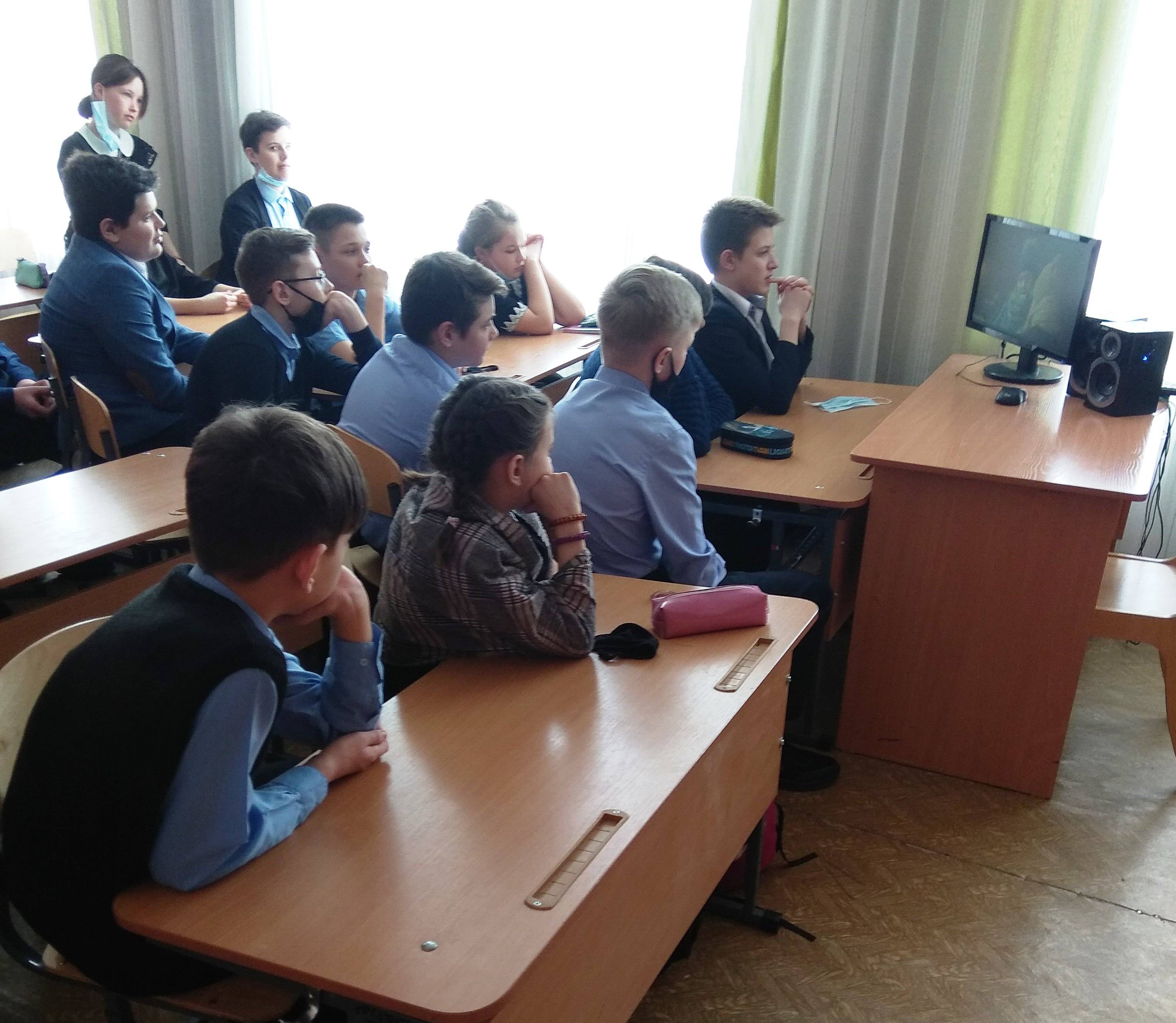 Постер к социальной практике: Созидательный труд