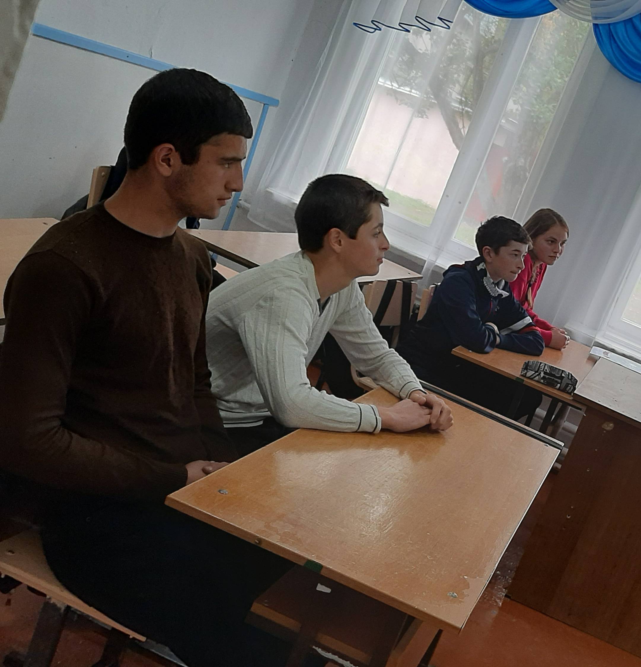 Постер к социальной практике: Жить по чести от мало до велика
