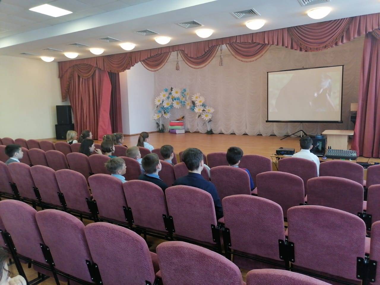 Постер к социальной практике: может ли труд изменить человека