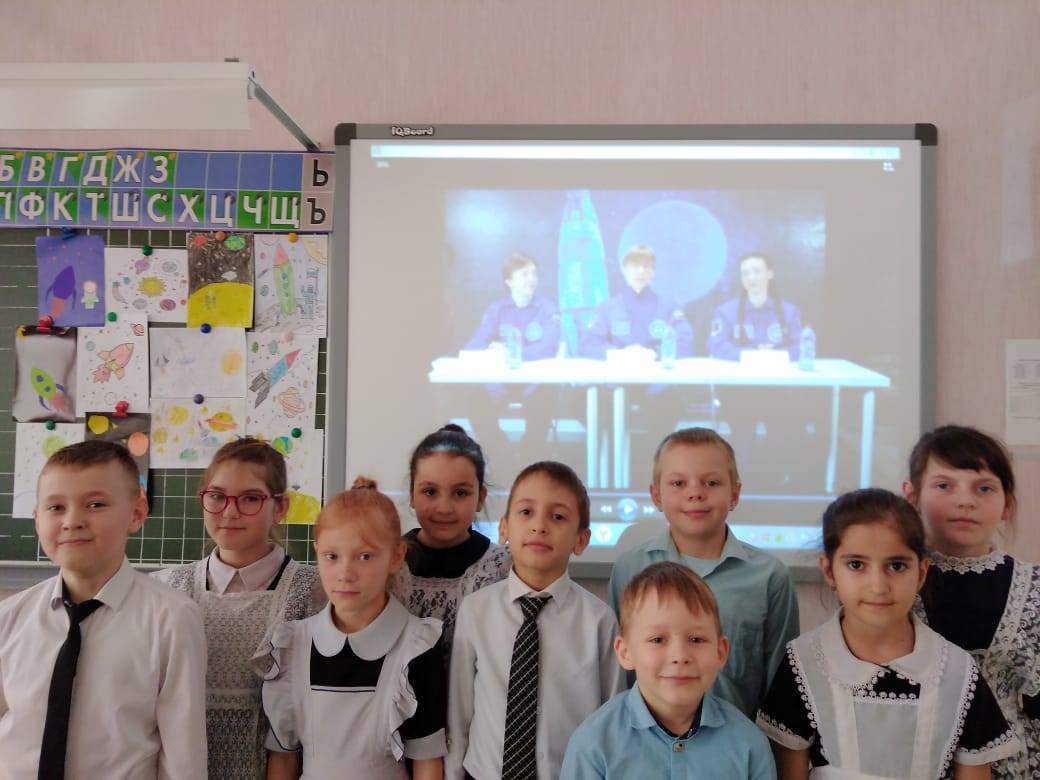 Постер к социальной практике: День космонавтики