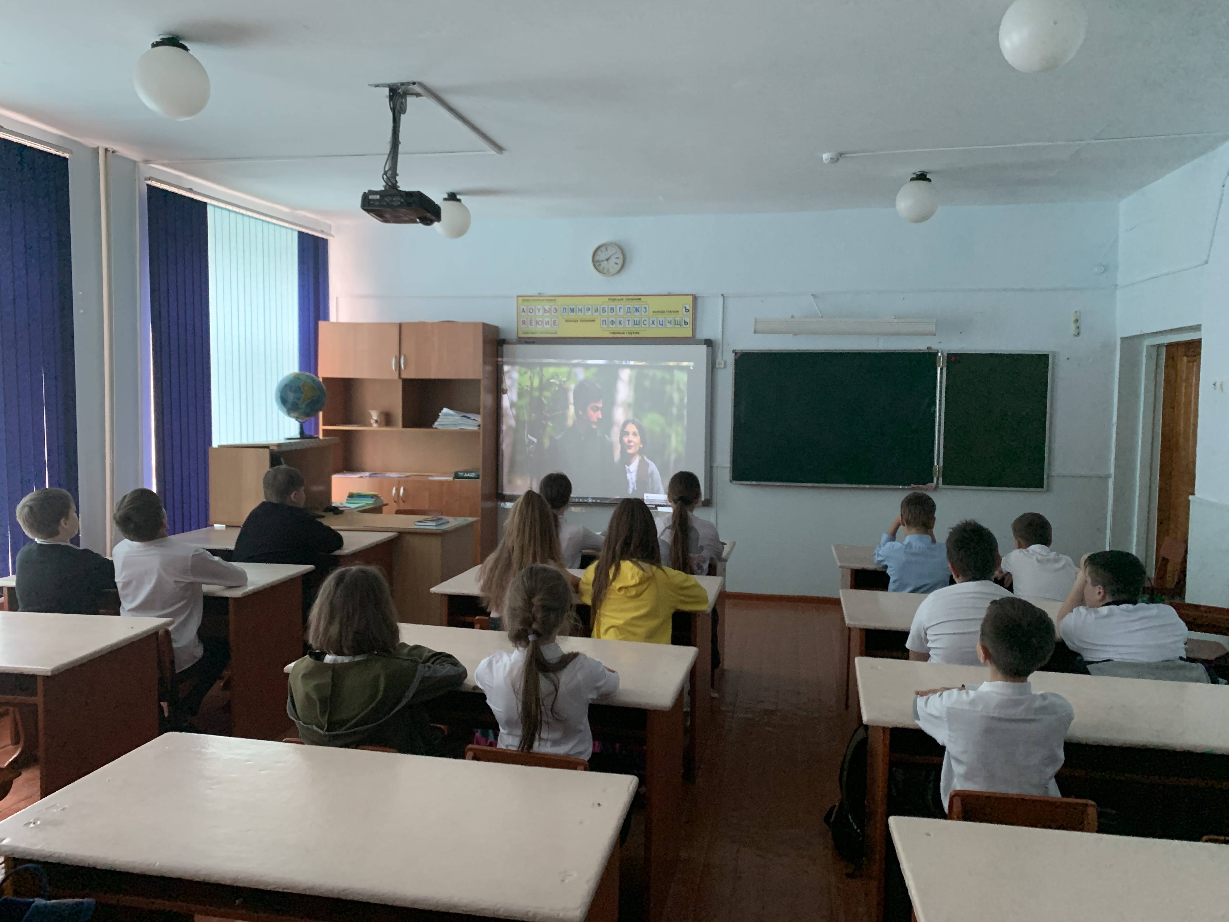 Постер к социальной практике: Созидаем мир вокруг нас